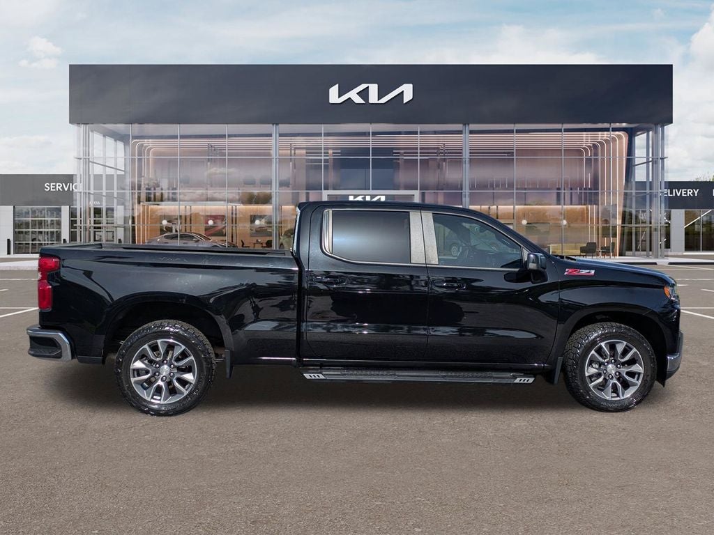 2021 Chevrolet Silverado 1500 — rear three-quarter view