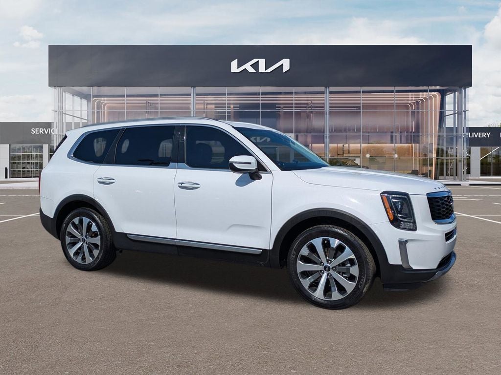 2022 Kia Telluride S in Glacial White Pearl — front three-quarter view