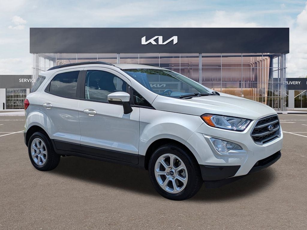 2020 Ford EcoSport SE in White Platinum Clearcoat Metallic — front three-quarter view