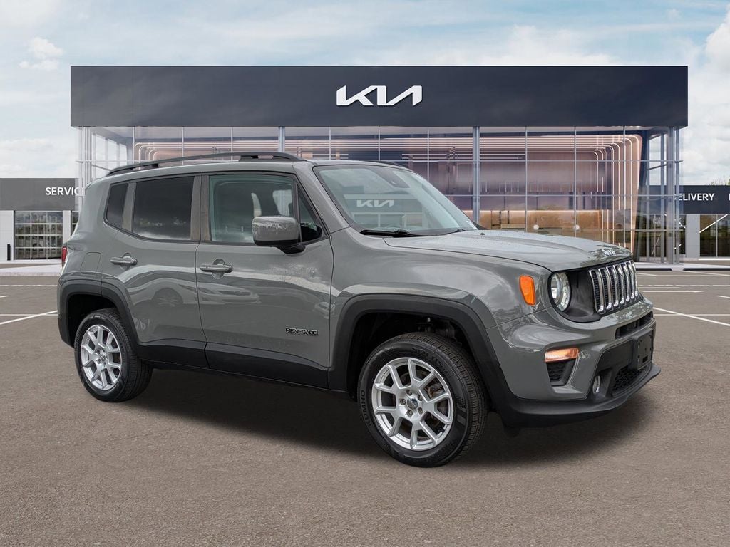 2021 Jeep Renegade Latitude in Sting-Gray Clearcoat — front three-quarter view