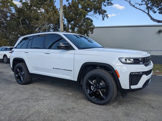 2026 Jeep Grand Cherokee GRAND CHEROKEE LIMITED 4X2 in Bright White Clear-Coat Exterior Paint — front three-quarter view