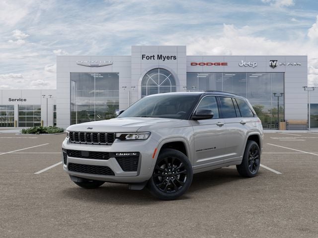 2026 Jeep Grand Cherokee GRAND CHEROKEE LIMITED RESERVE 4X4 in Silver Zynith Exterior Paint — front three-quarter view