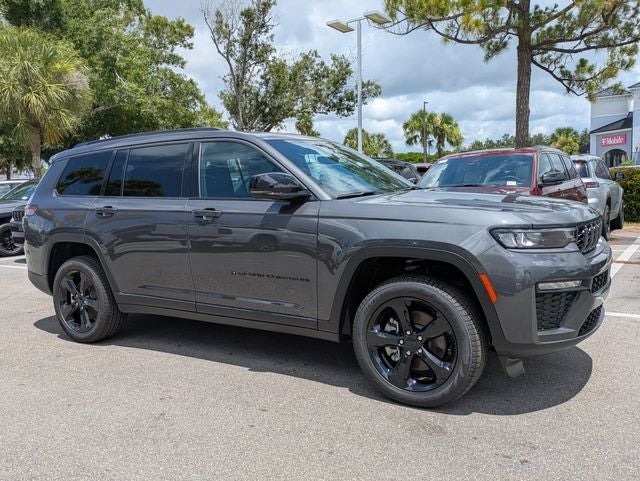 2026 Jeep Grand Cherokee GRAND CHEROKEE L LIMITED 4X2 in Baltic Gray Metallic Clear-Coat Exterior Paint — front three-quarter view