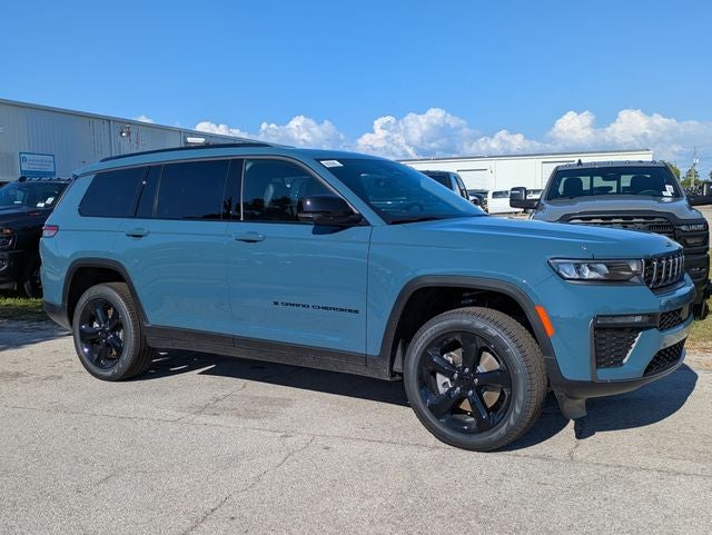 2026 Jeep Grand Cherokee GRAND CHEROKEE L LIMITED 4X4 in Steel Blue Exterior Paint — front three-quarter view