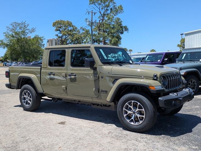 2026 Jeep Gladiator GLADIATOR SPORT S 4X4 in 41 Exterior Paint — front three-quarter view