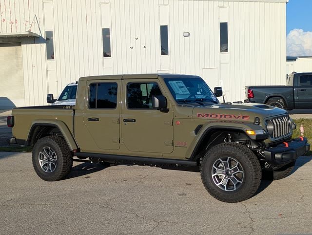 2026 Jeep Gladiator GLADIATOR MOJAVE X 4X4 in 41 Exterior Paint — front three-quarter view