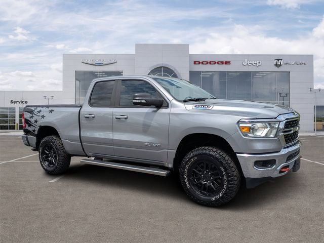 2022 RAM 1500 Big Horn Quad Cab 4x4 6'4' Box in Billet Silver Metallic Clearcoat — front three-quarter view