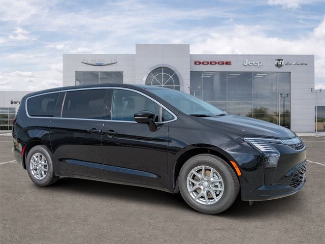 2027 Chrysler Pacifica PACIFICA SELECT in Diamond Black Crystal Pearl-Coat Exterior Paint — front three-quarter view
