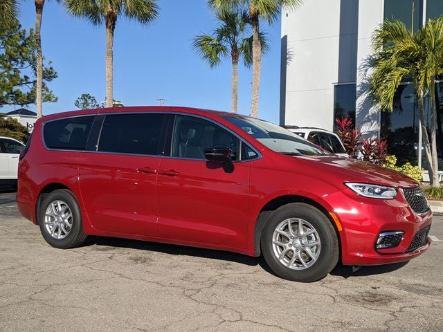 2026 Chrysler Pacifica PACIFICA SELECT in Red Hot Pearl-Coat Exterior Paint — front three-quarter view