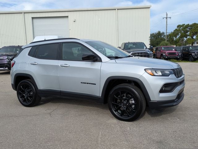 2026 Jeep Compass COMPASS LATITUDE ALTITUDE 4X4 in Silver Zynith Metallic Clear-Coat Exterior Paint — front three-quarter view
