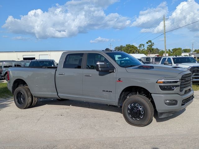 2026 RAM Ram 3500 RAM 3500 LARAMIE CREW CAB 4X4 8' BOX in Ceramic Gray Clear-Coat Exterior Paint — front three-quarter view