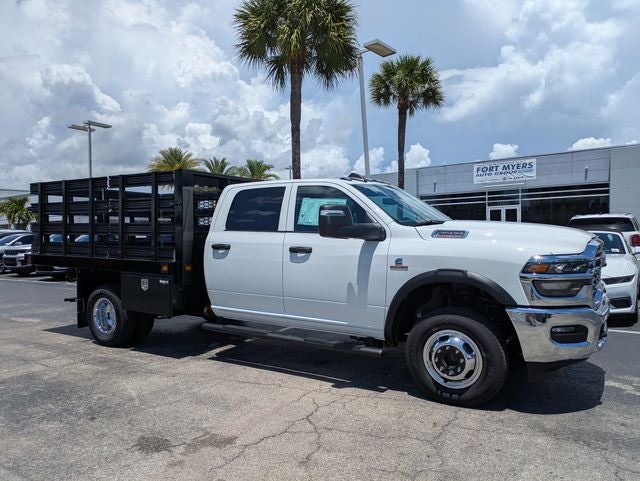 2026 RAM Ram 3500 Chassis Cab RAM 3500 TRADESMAN CREW CAB CHASSIS 4X4 60' CA in Bright White Clear-Coat Exterior Paint — front...